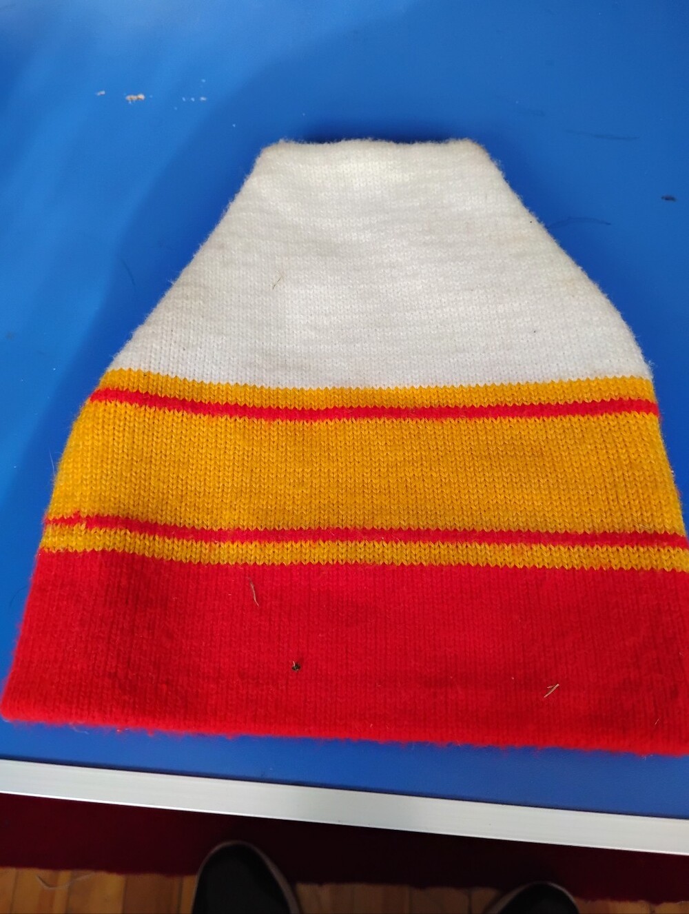 Shell Ski Toque, Made In Canada - Picture 2 of 3